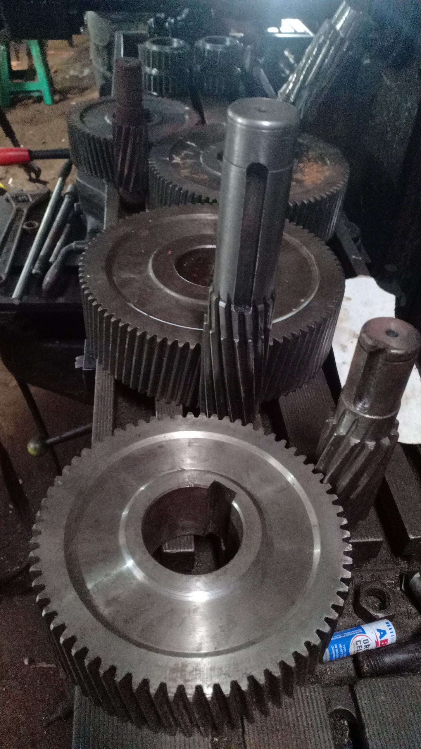 Bubut Threading Besi