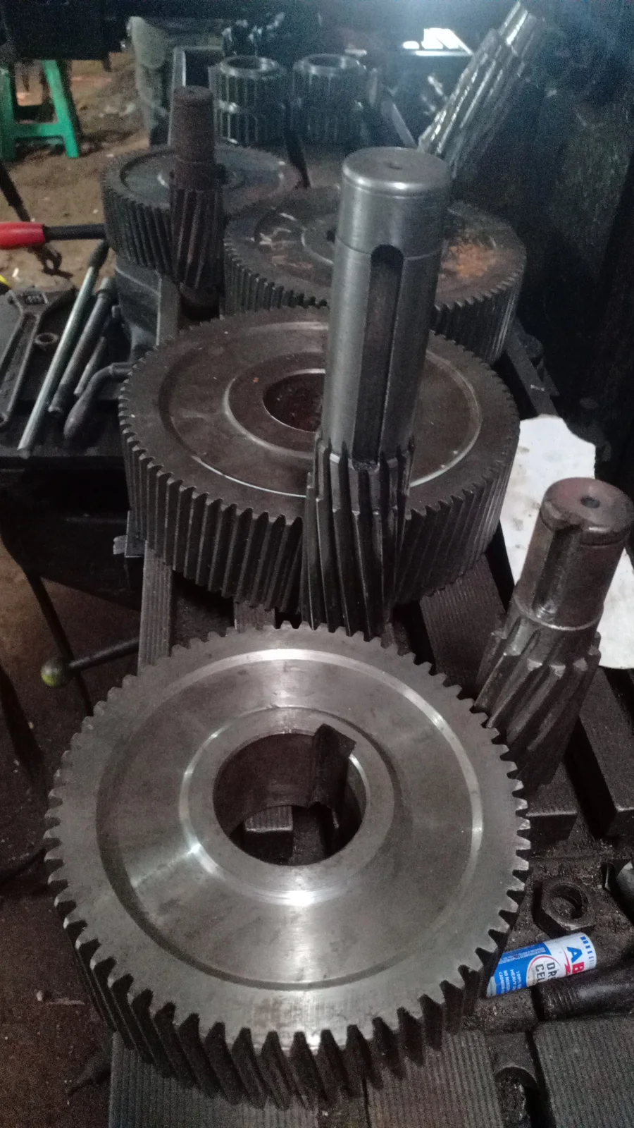 Bubut Threading Besi